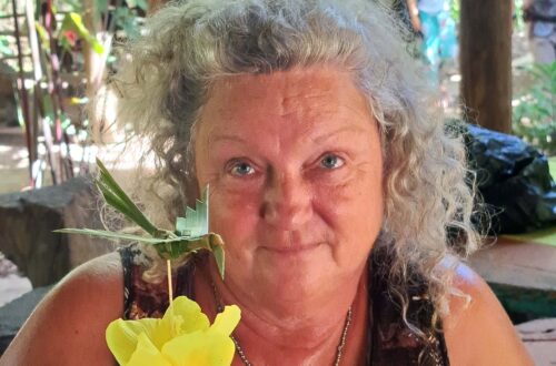 Petra mit Blume